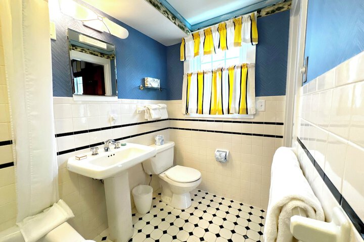 Room 45 of 77