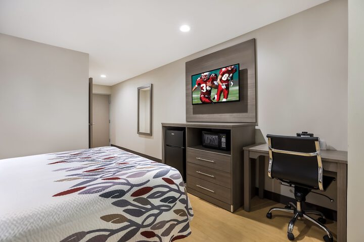 Room 17 of 34