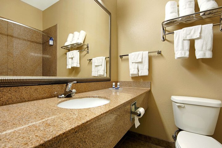Room 4 of 13