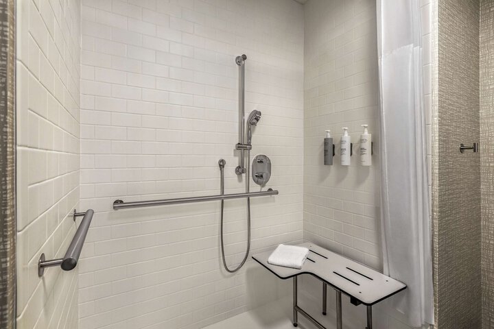 Hampton Inn & Suites San Mateo-San Francisco Airport
