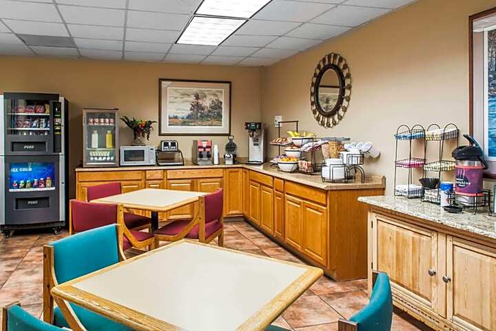 Rodeway Inn East