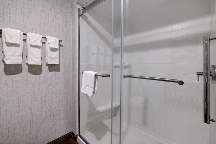 Holiday Inn Express & Suites Grand Rapids South - Wyoming by IHG