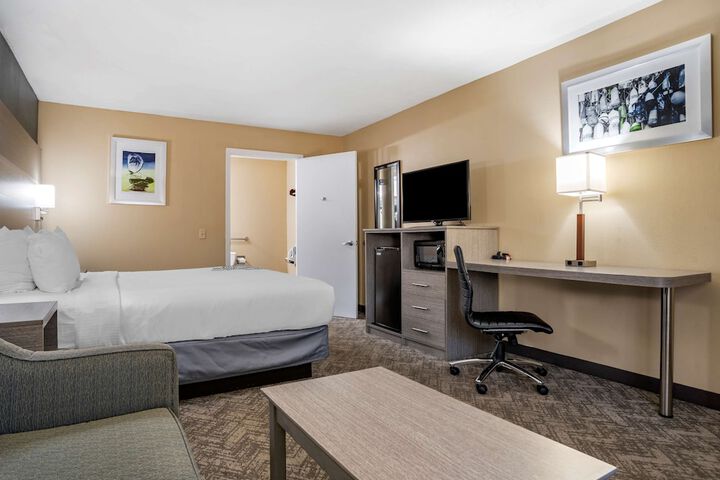 Room 8 of 25