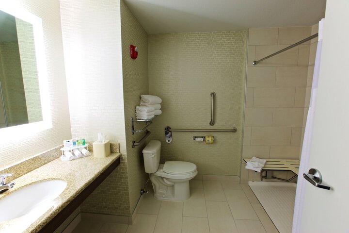 Room 43 of 73