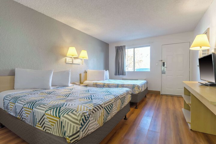 Room 21 of 28