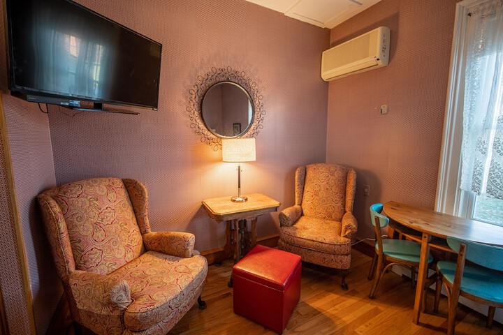Room 31 of 146