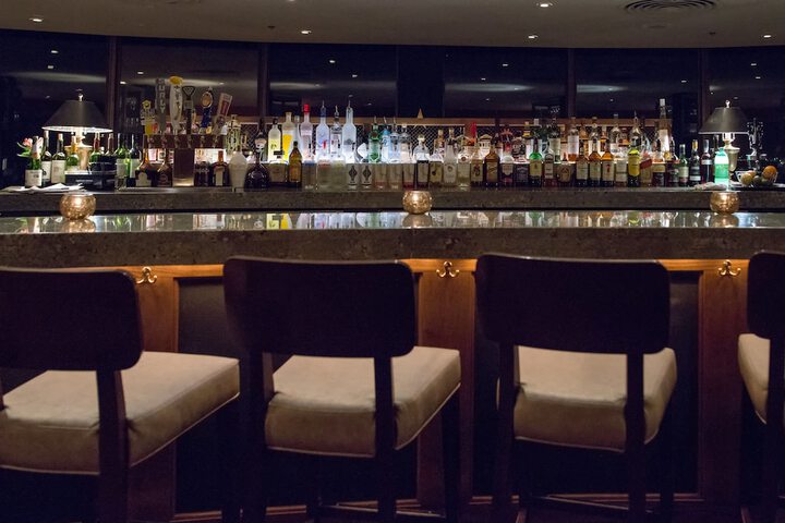 Lounge 44 of 54