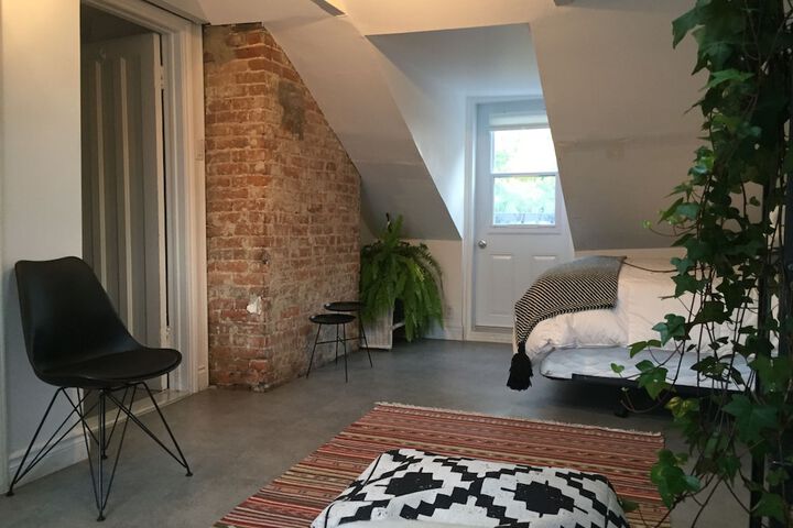 Room 104 of 133