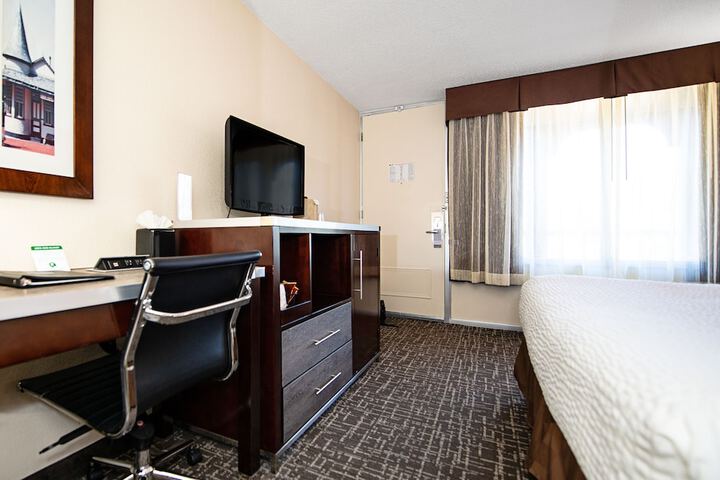 Room 10 of 23
