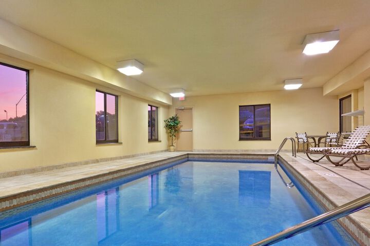 Holiday Inn Express Hotel & Suites in North East (Erie) by IHG