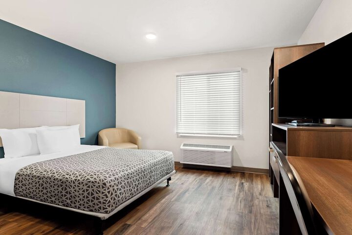 Woodspring Suites Denver Commerce City