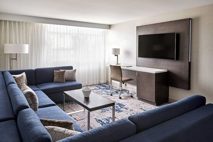 Room 16 of 43