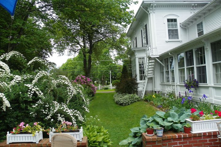 Homeport Inn and Tavern