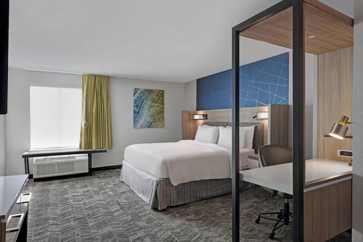 Room 25 of 40