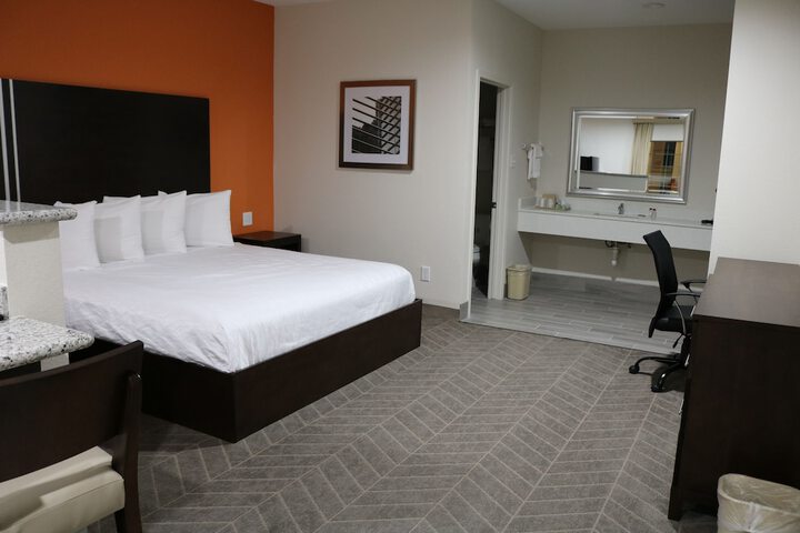 Room 15 of 40