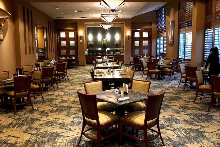 DoubleTree by Hilton Bay City - Riverfront