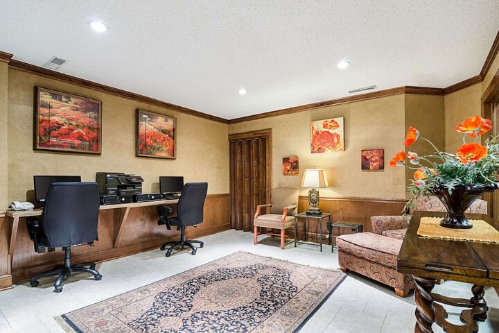 Business Center 47 of 47