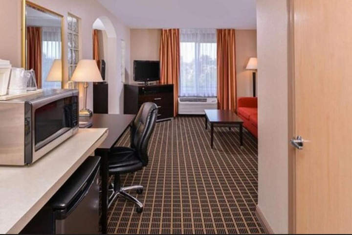 Room 12 of 33