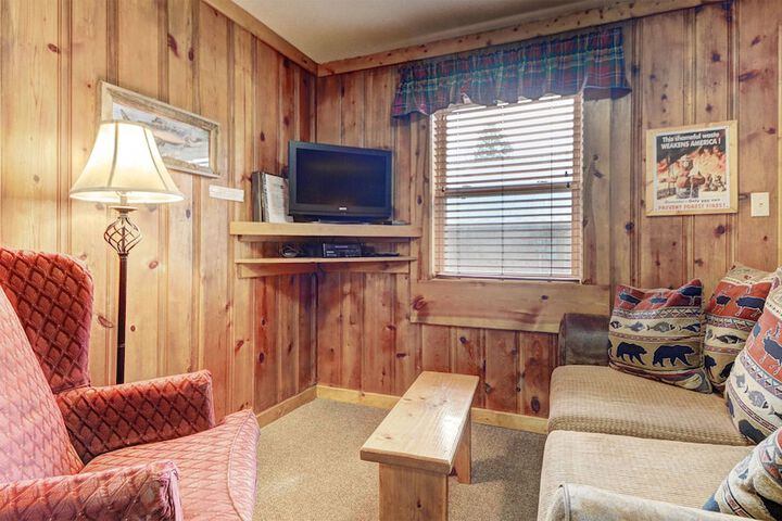 Eagle Fire Lodge & Cabins
