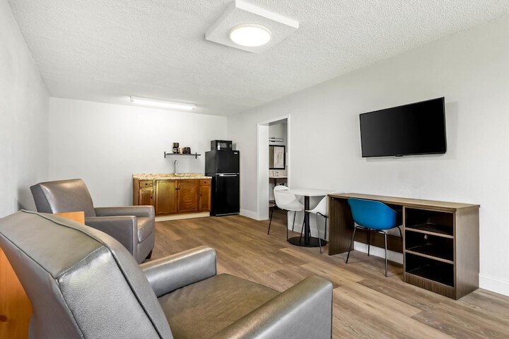Studio 6 Hammond LA – I12 – I55