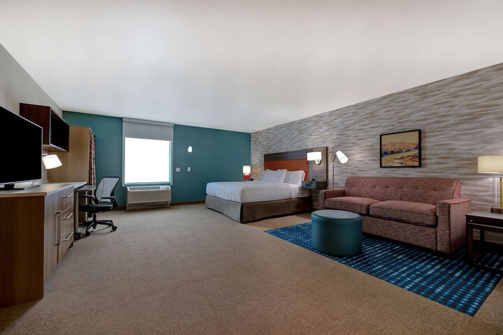 Room 19 of 38