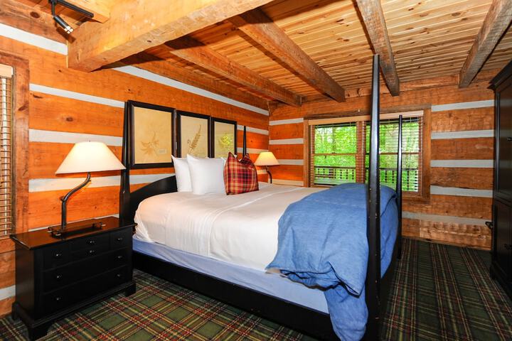 Dancing Bear Lodge