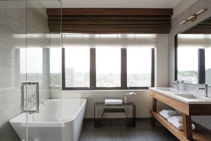 Kimpton Armory Hotel Bozeman by IHG