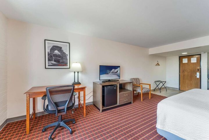 Room 30 of 39