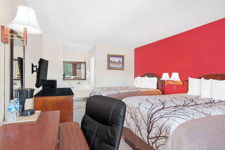 Room 13 of 25