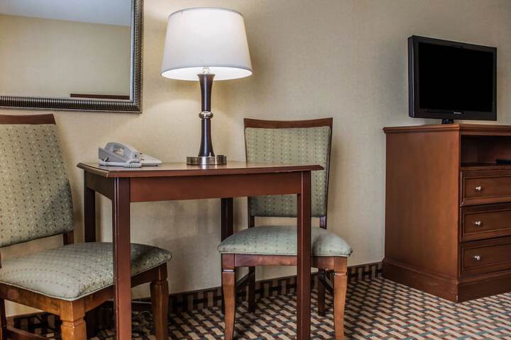 Room 8 of 35