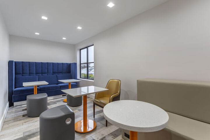 Business Center 29 of 29