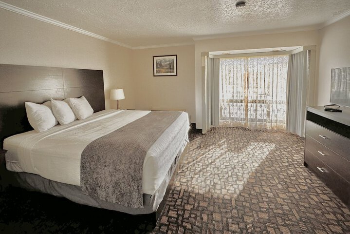 Room 9 of 17