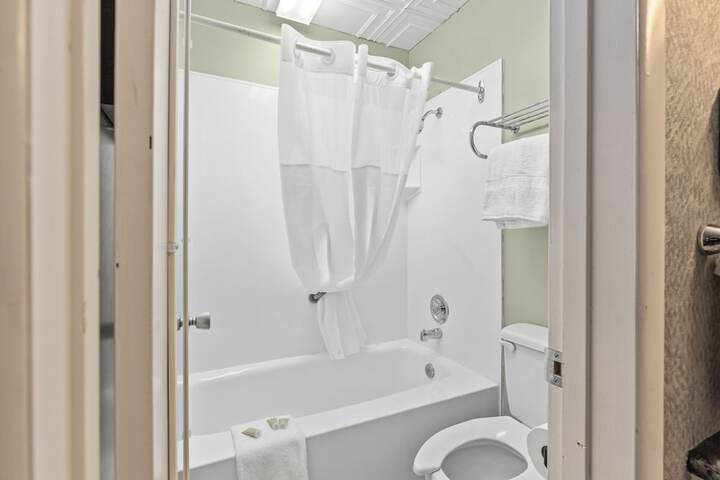 Room 10 of 40