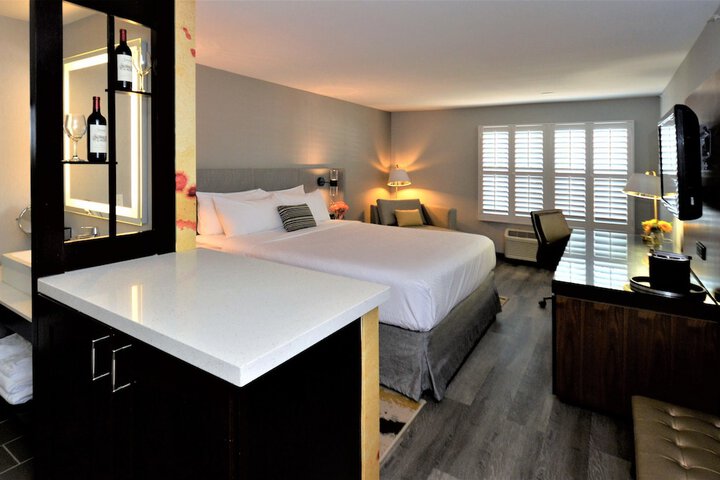 Hotel Indigo Napa Valley by IHG