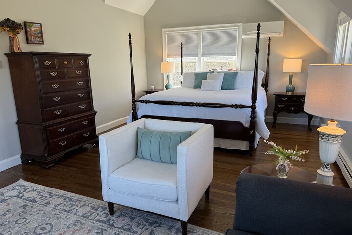Room 28 of 53