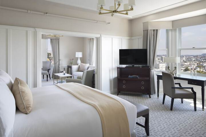 Room 27 of 62
