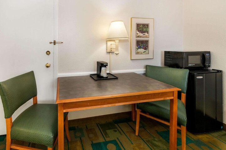 Room 27 of 29