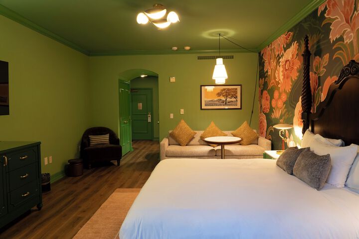 The Carlton Hotel Atascadero – Paso Robles, a Tribute Portfolio Hotel
