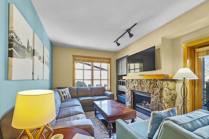 Luxury Remodeled Passage Point Condo - Short Walk to Lifts - Incredible View - PP403 by Redawning