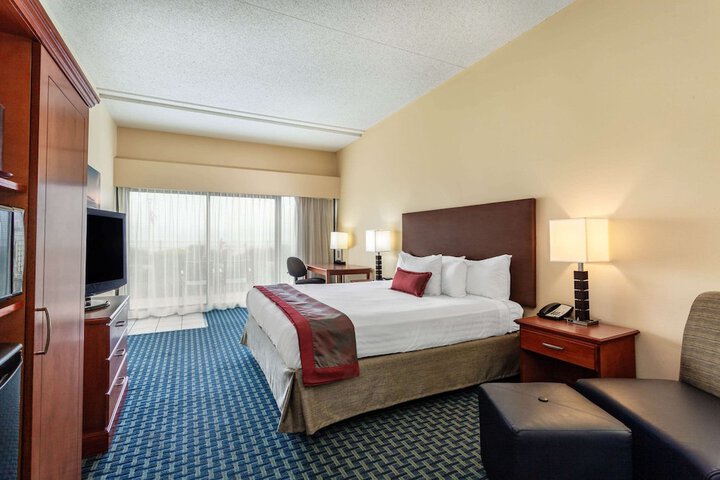 Room 44 of 61