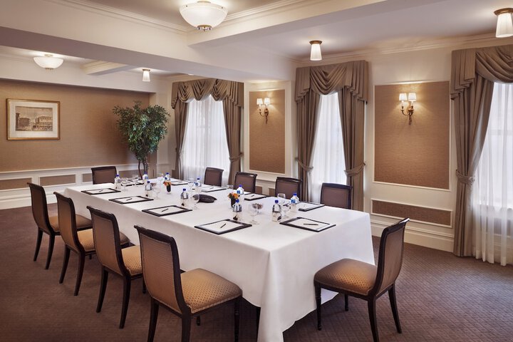 Hotel Plaza Athenee