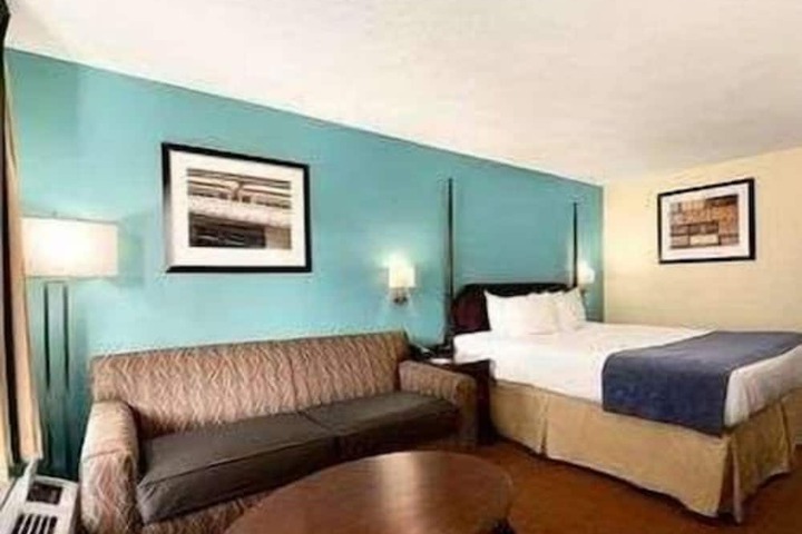 Room 17 of 22