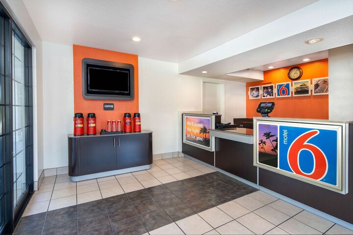 Motel 6 Thousand Oaks CA