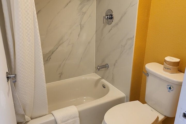 Olympic Inn & Suites