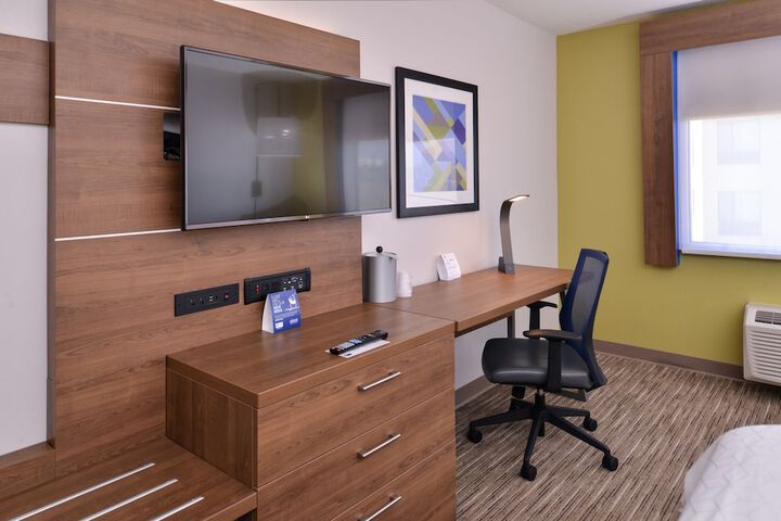 Room 28 of 54