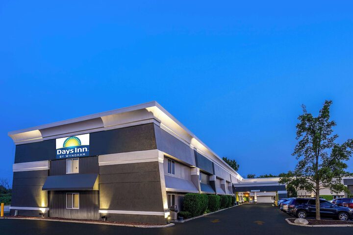 Days Inn by Wyndham Pleasant Prairie Kenosha