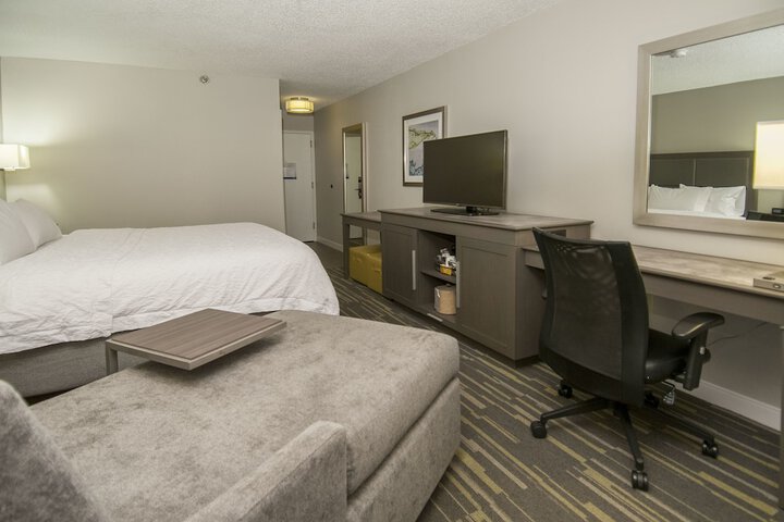 Room 19 of 38