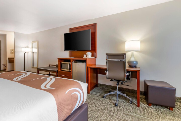 Quality Inn & Suites Stoughton - Madison South