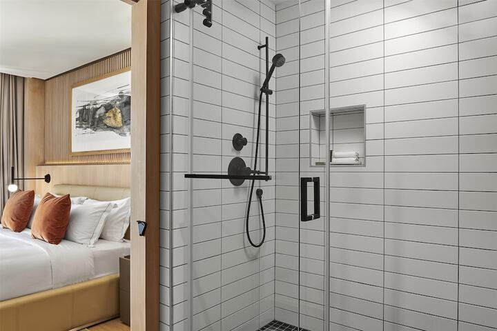 Hilton Toronto Airport Hotel & Suites