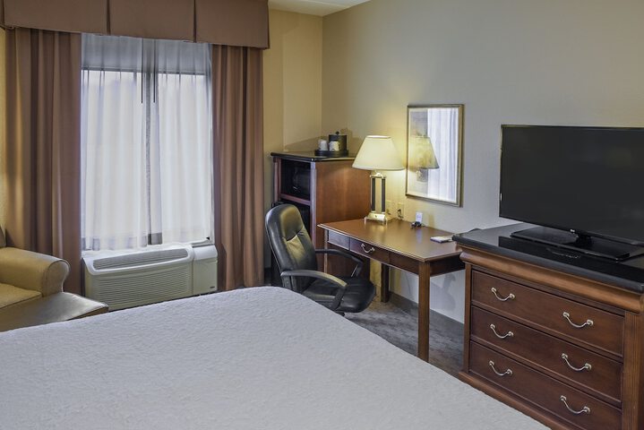 Hampton Inn & Suites Youngstown-Canfield